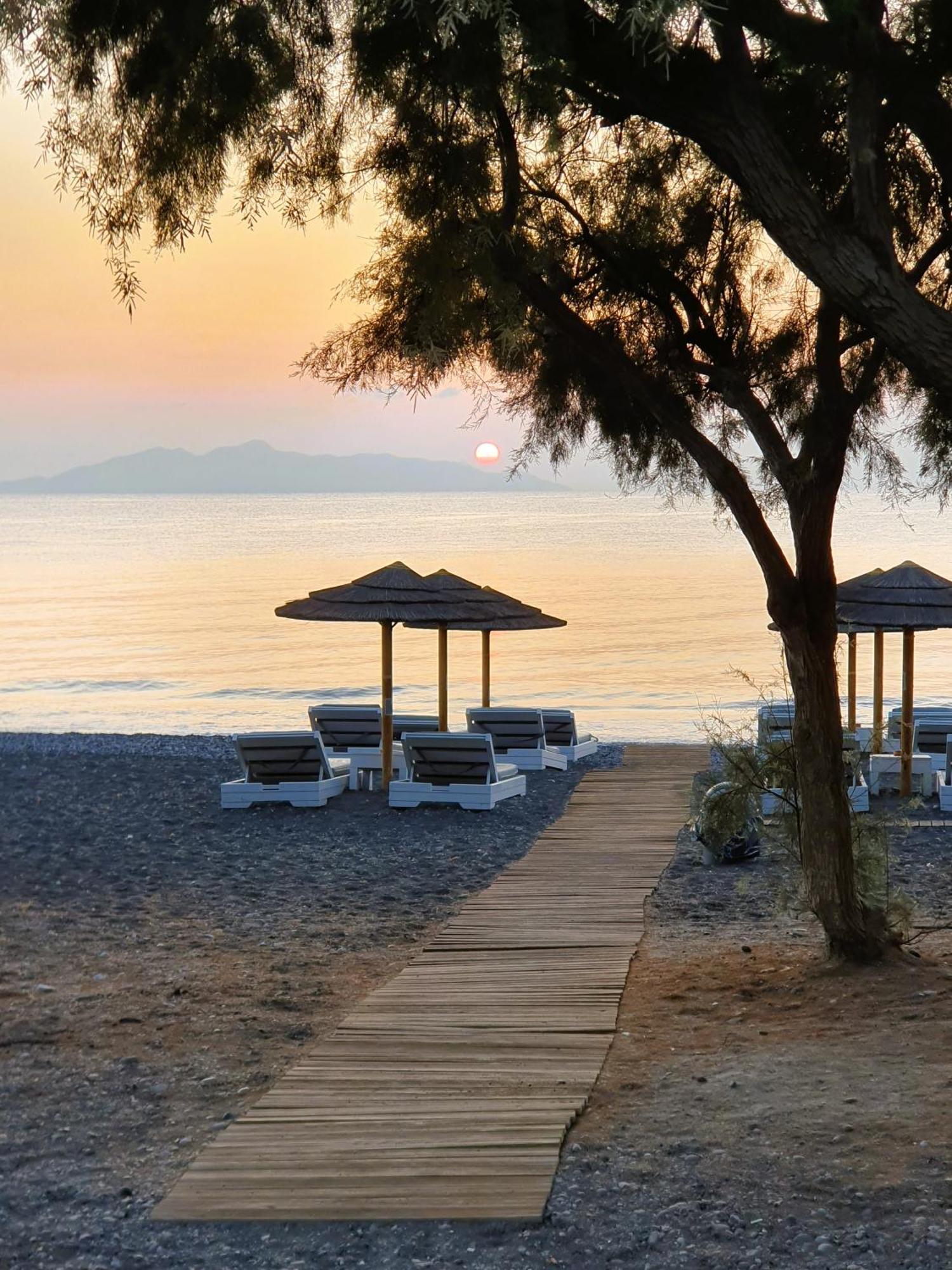 Arion Bay Hotel Santorini Kamári 외부 사진