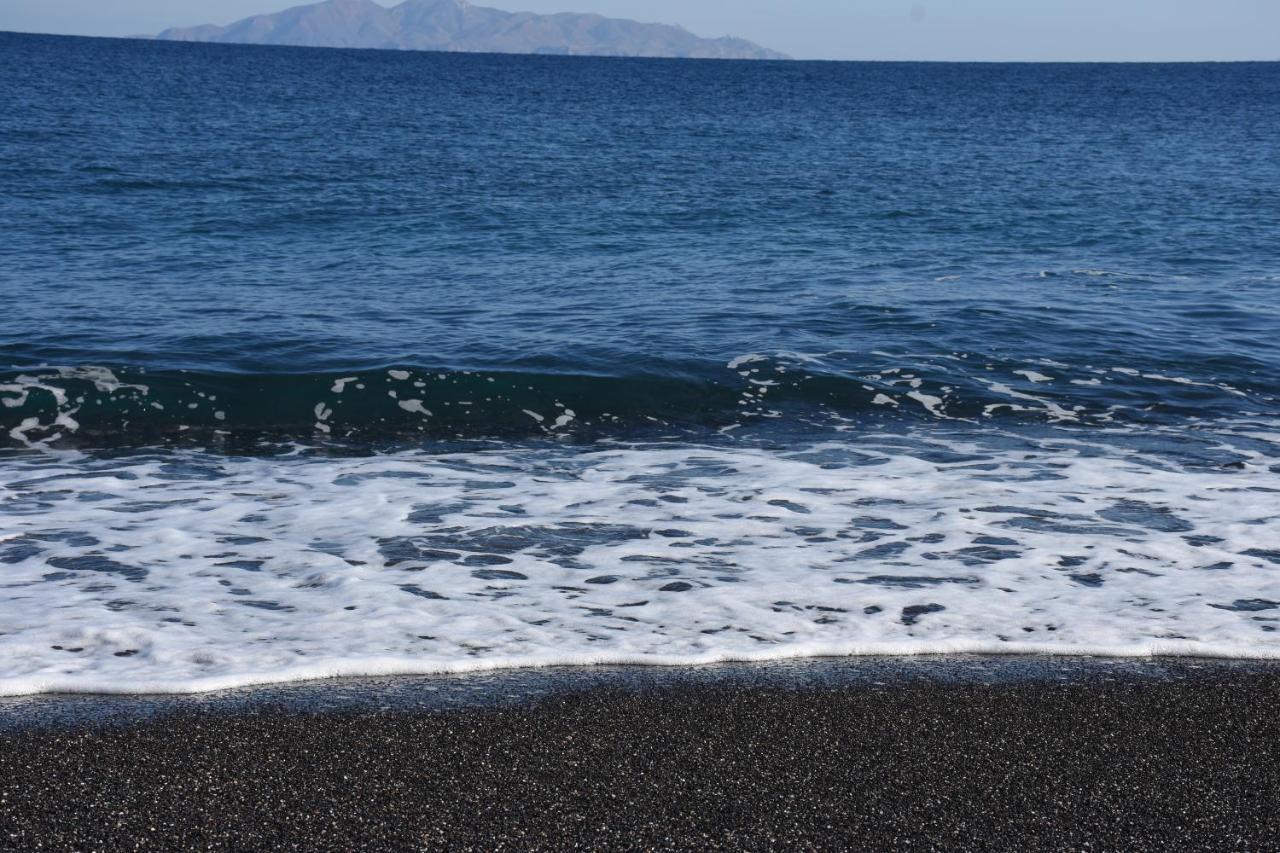 Arion Bay Hotel Santorini Kamári 외부 사진